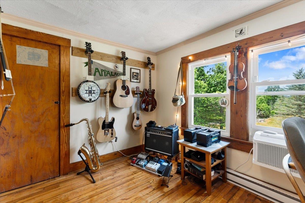 1249 Easy Drive NW Willis VA 24380