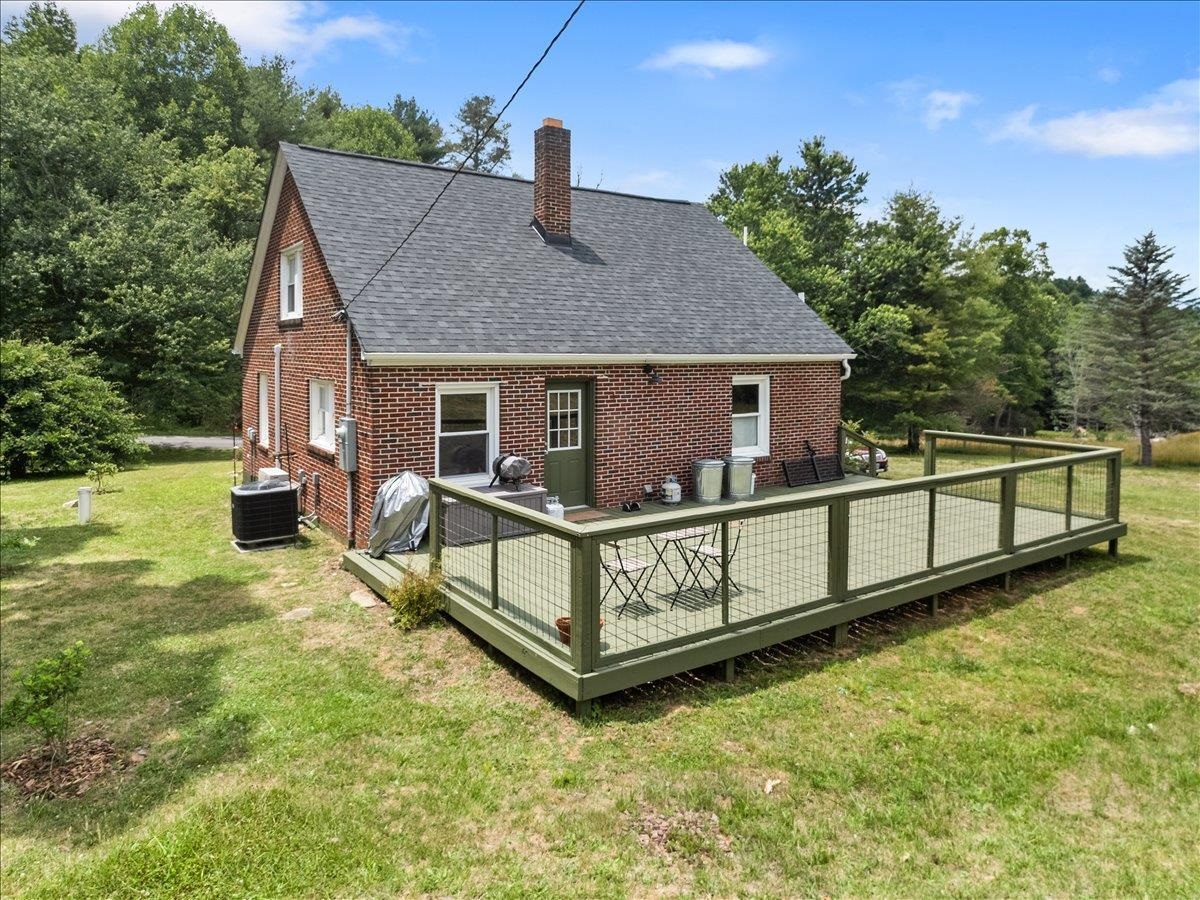 1249 Easy Drive NW Willis VA 24380