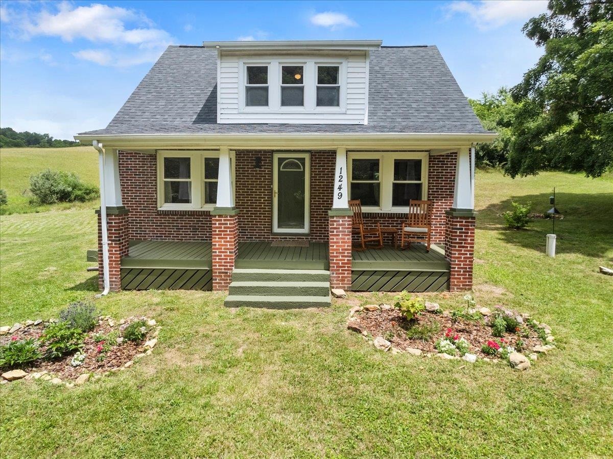 1249 Easy Drive NW Willis VA 24380