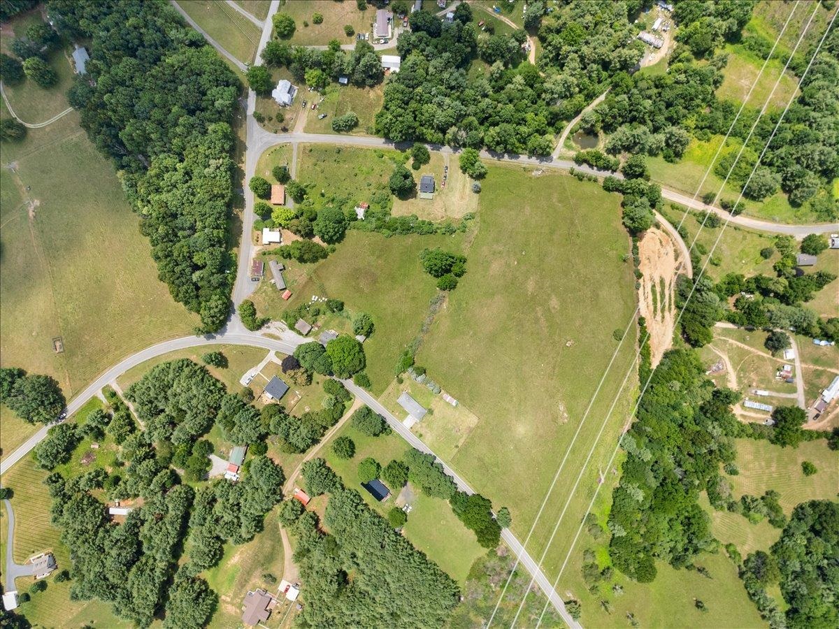 1249 Easy Drive NW Willis VA 24380