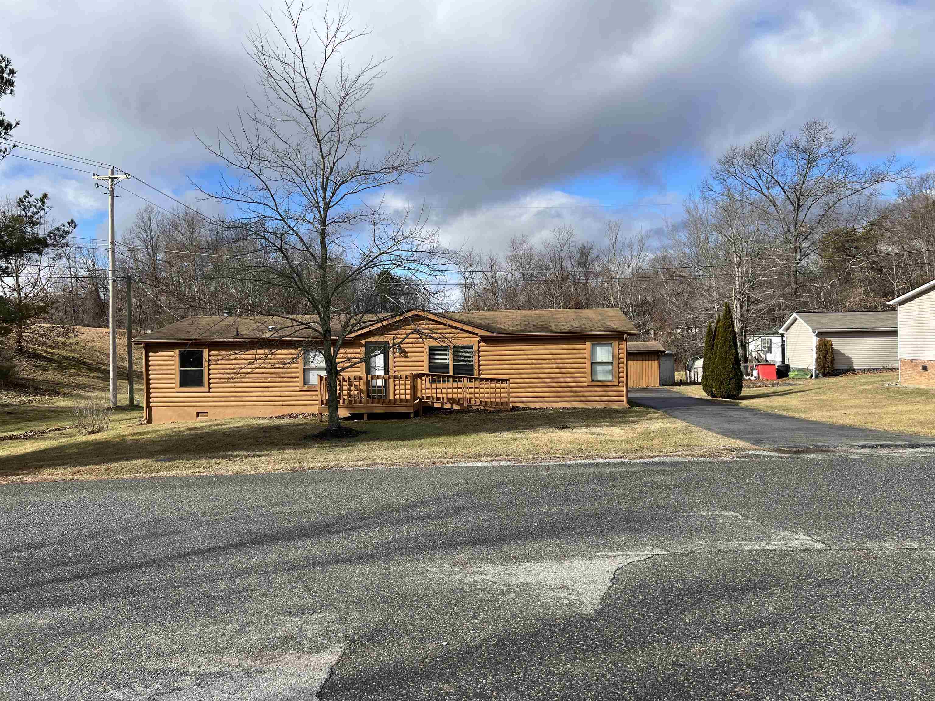 215 Jones Street Christiansburg VA 24073