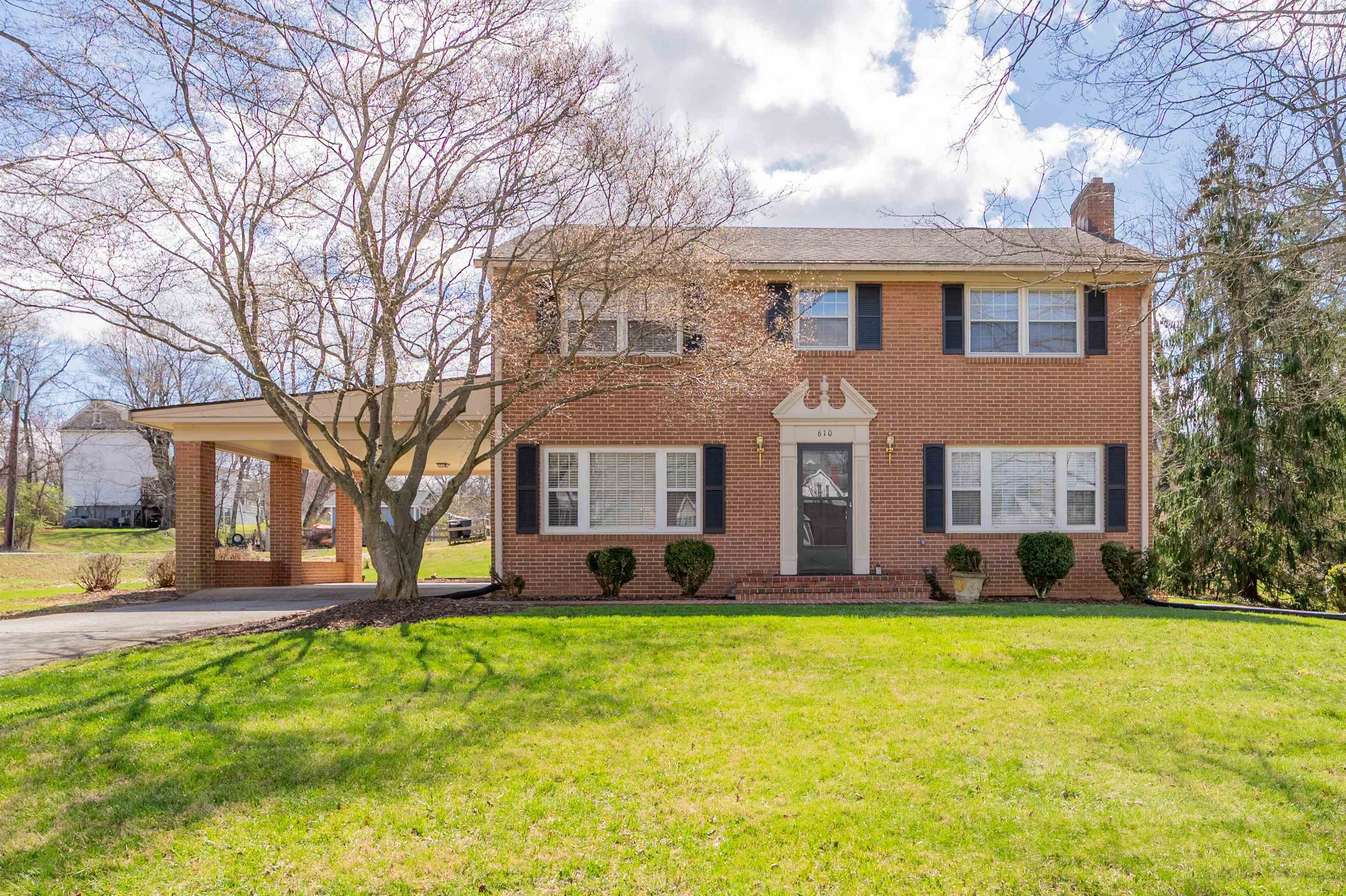 610 5th Street Radford VA 24141