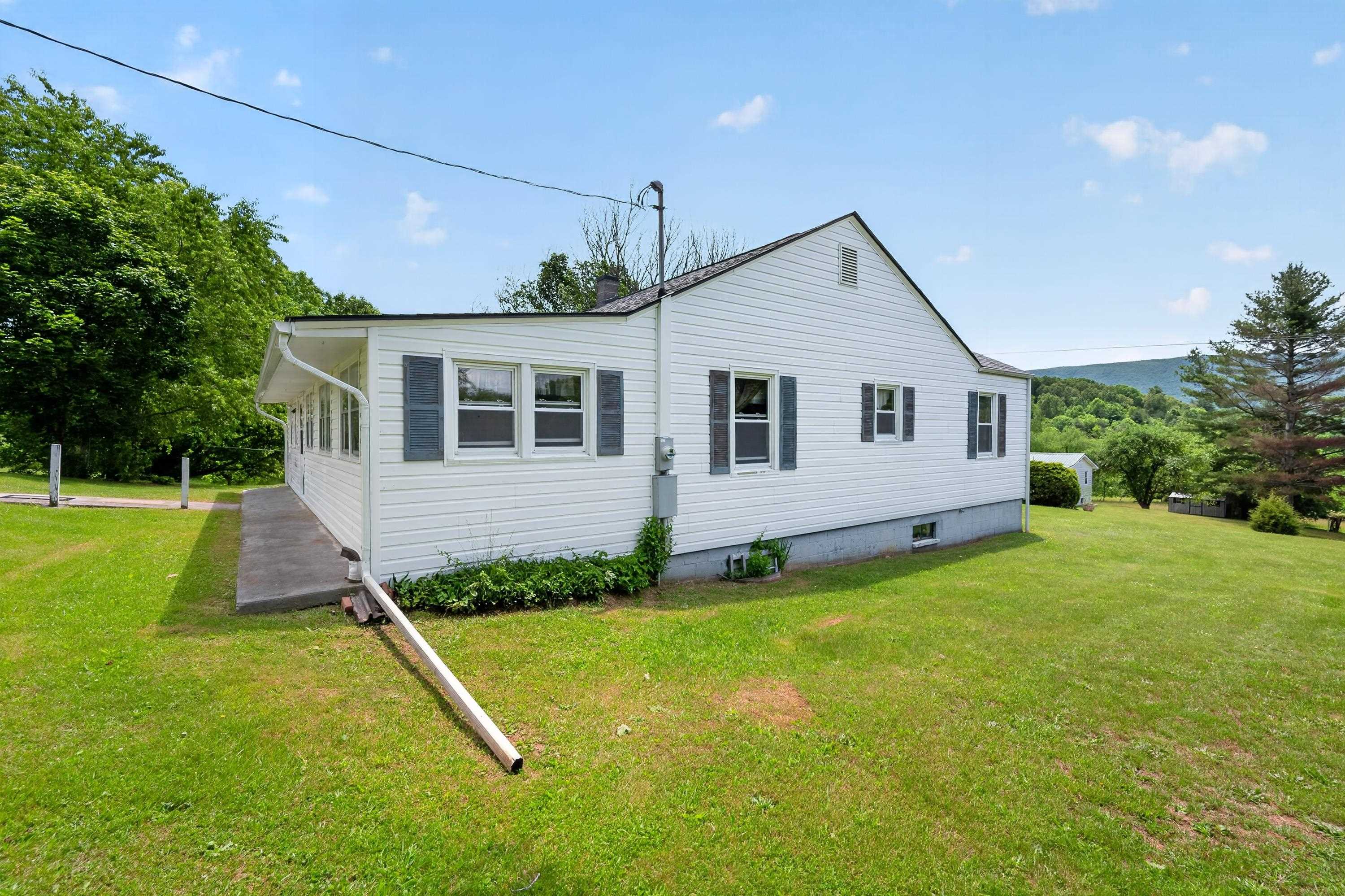10653 E Blue Grass Trail Bland VA 24315