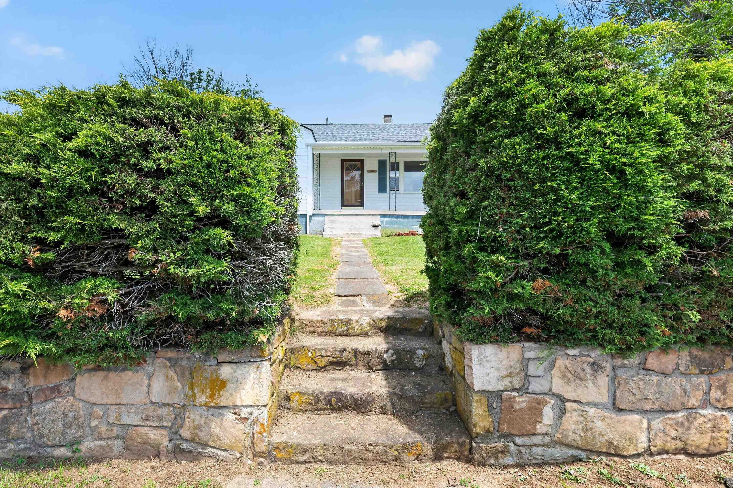 10653 E Blue Grass Trail Bland VA 24315