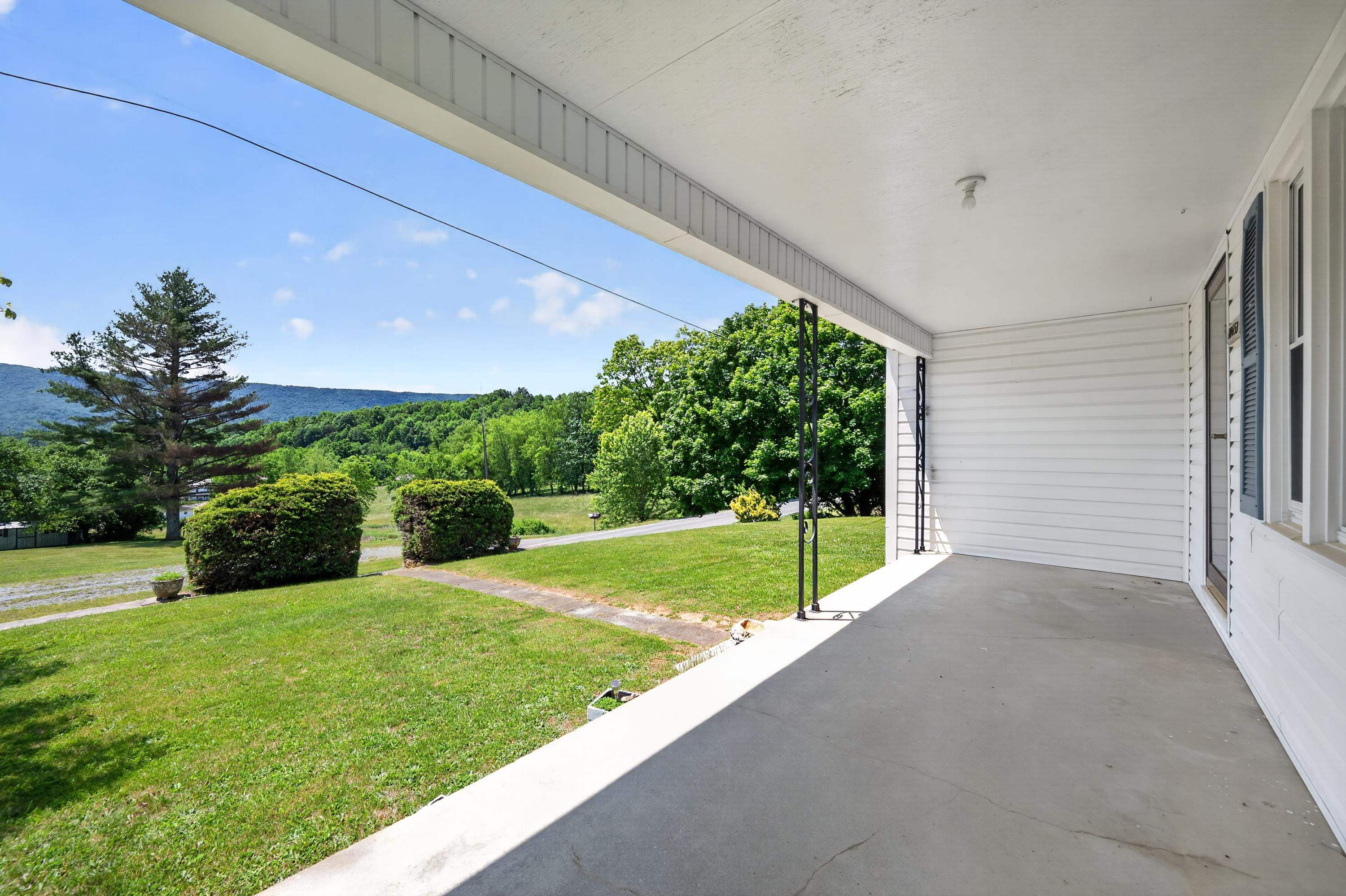 10653 E Blue Grass Trail Bland VA 24315
