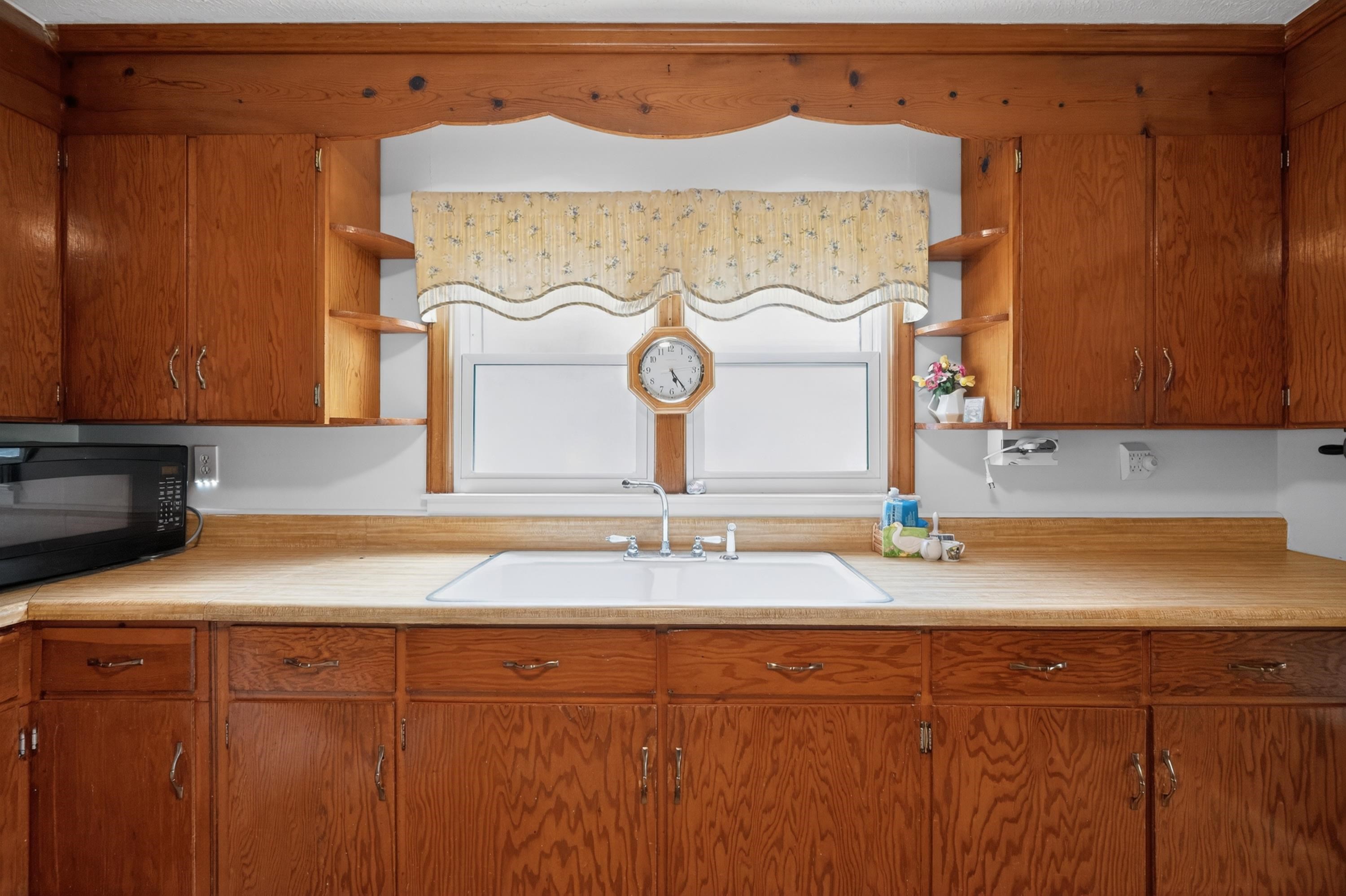 10653 E Blue Grass Trail Bland VA 24315