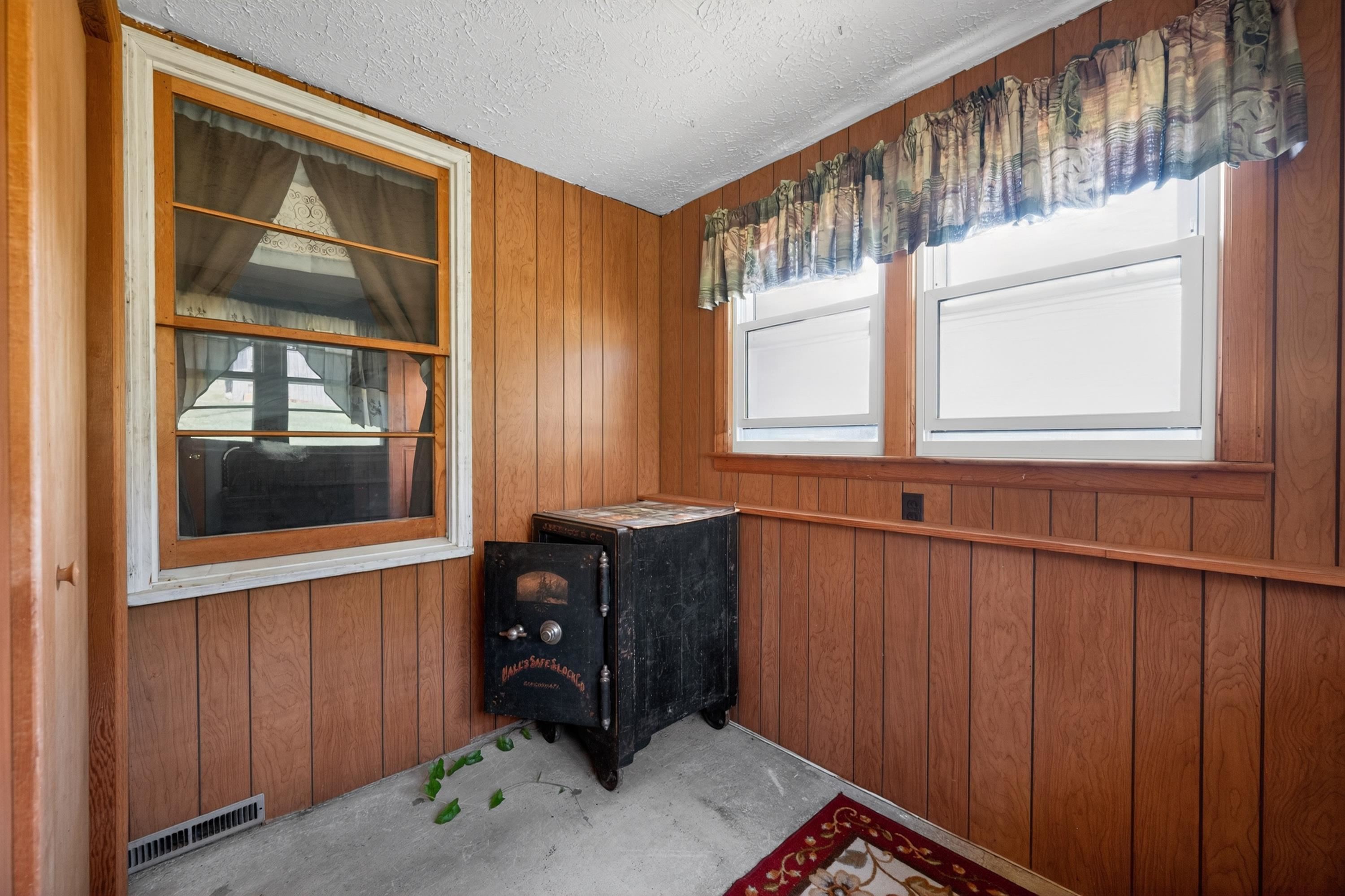 10653 E Blue Grass Trail Bland VA 24315