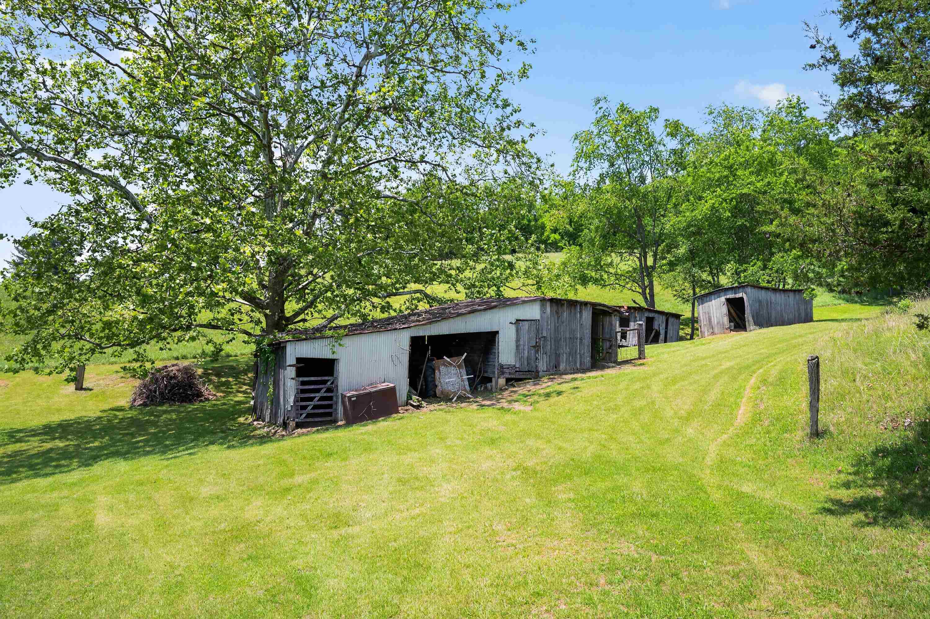 10653 E Blue Grass Trail Bland VA 24315