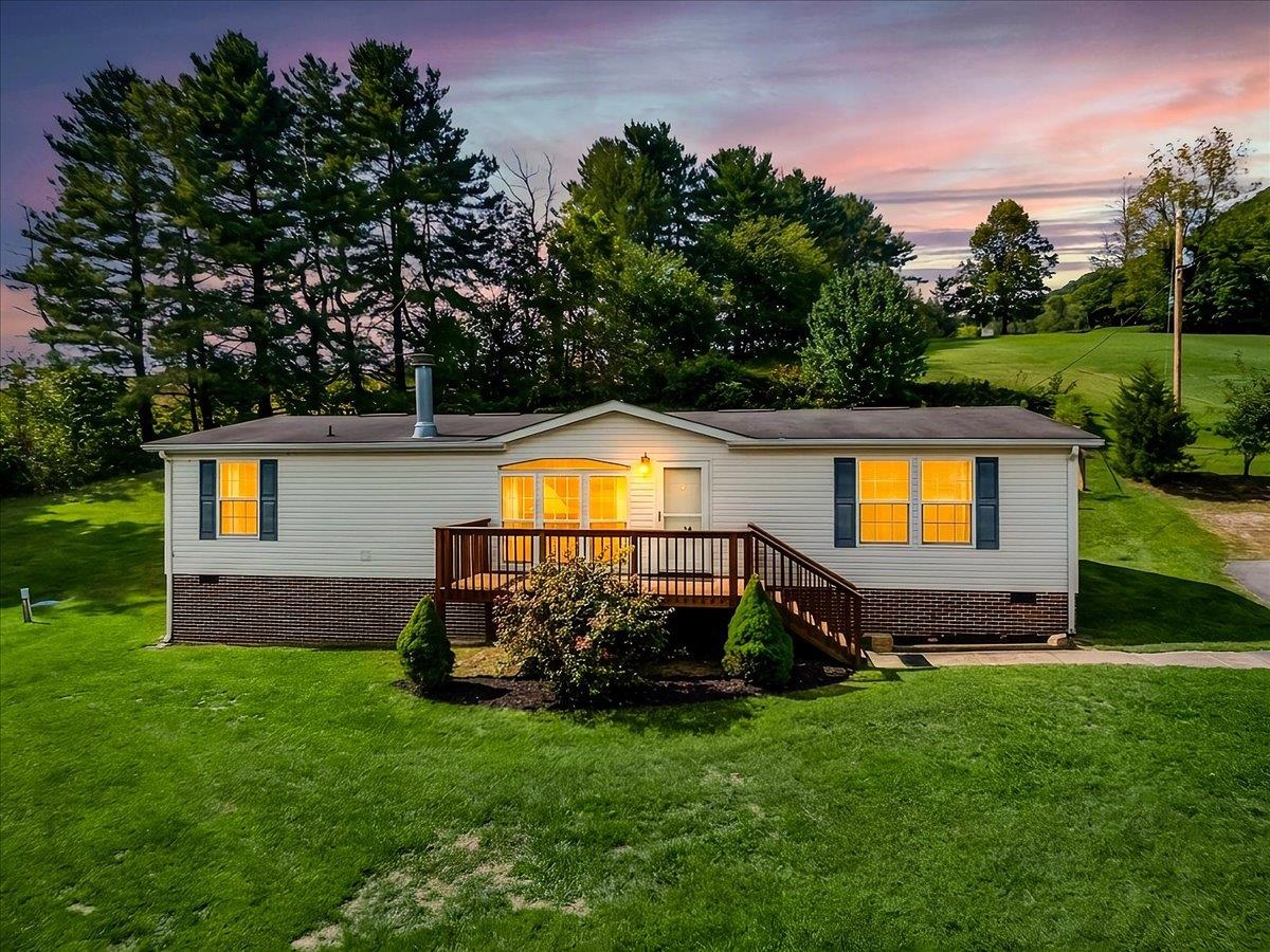 4245 Draper Valley Road Draper VA 24324