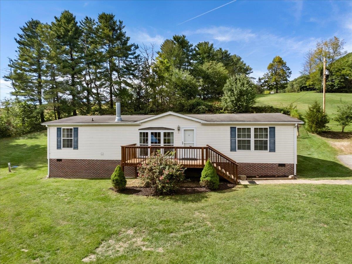 4245 Draper Valley Road Draper VA 24324