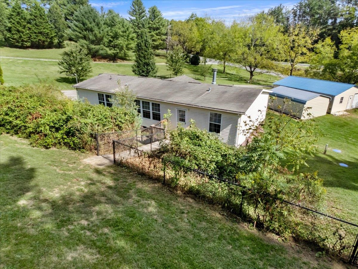 4245 Draper Valley Road Draper VA 24324