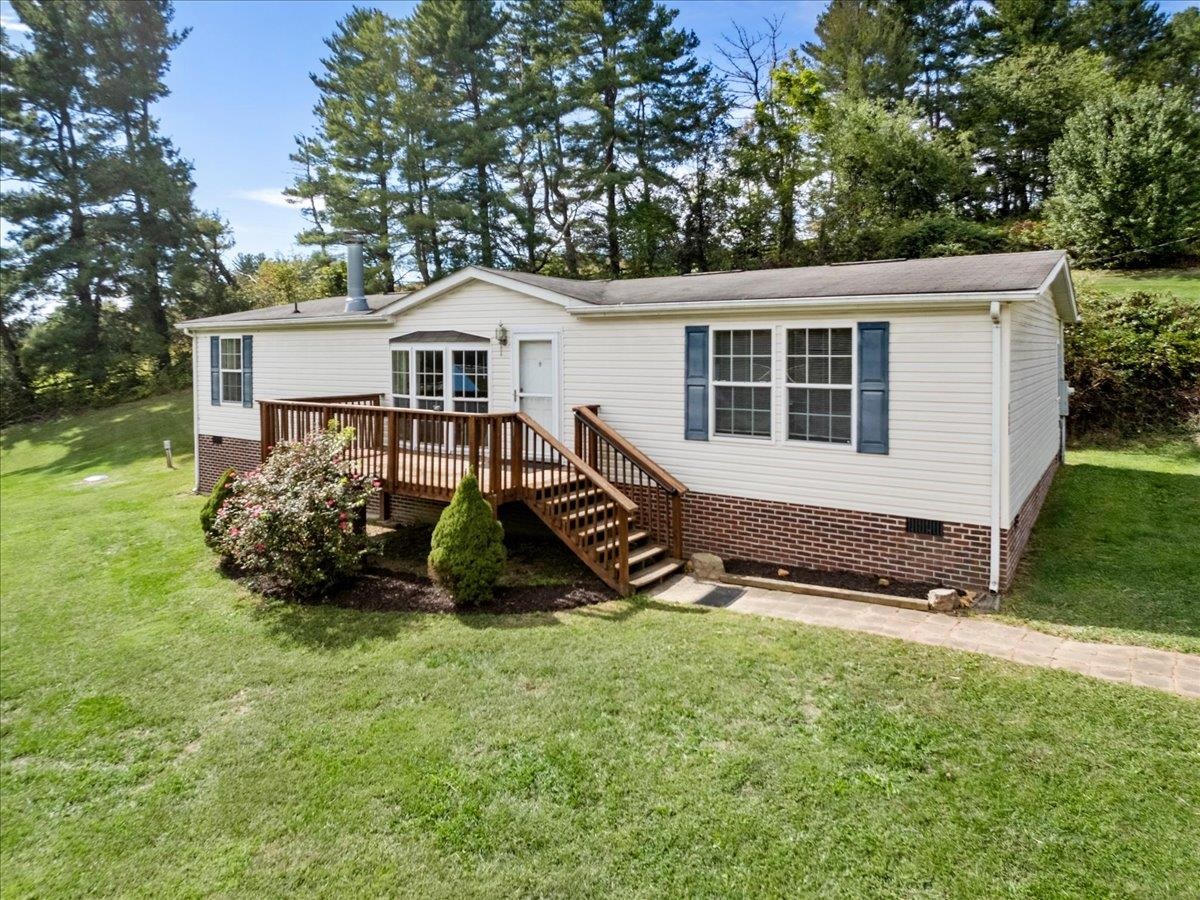 4245 Draper Valley Road Draper VA 24324