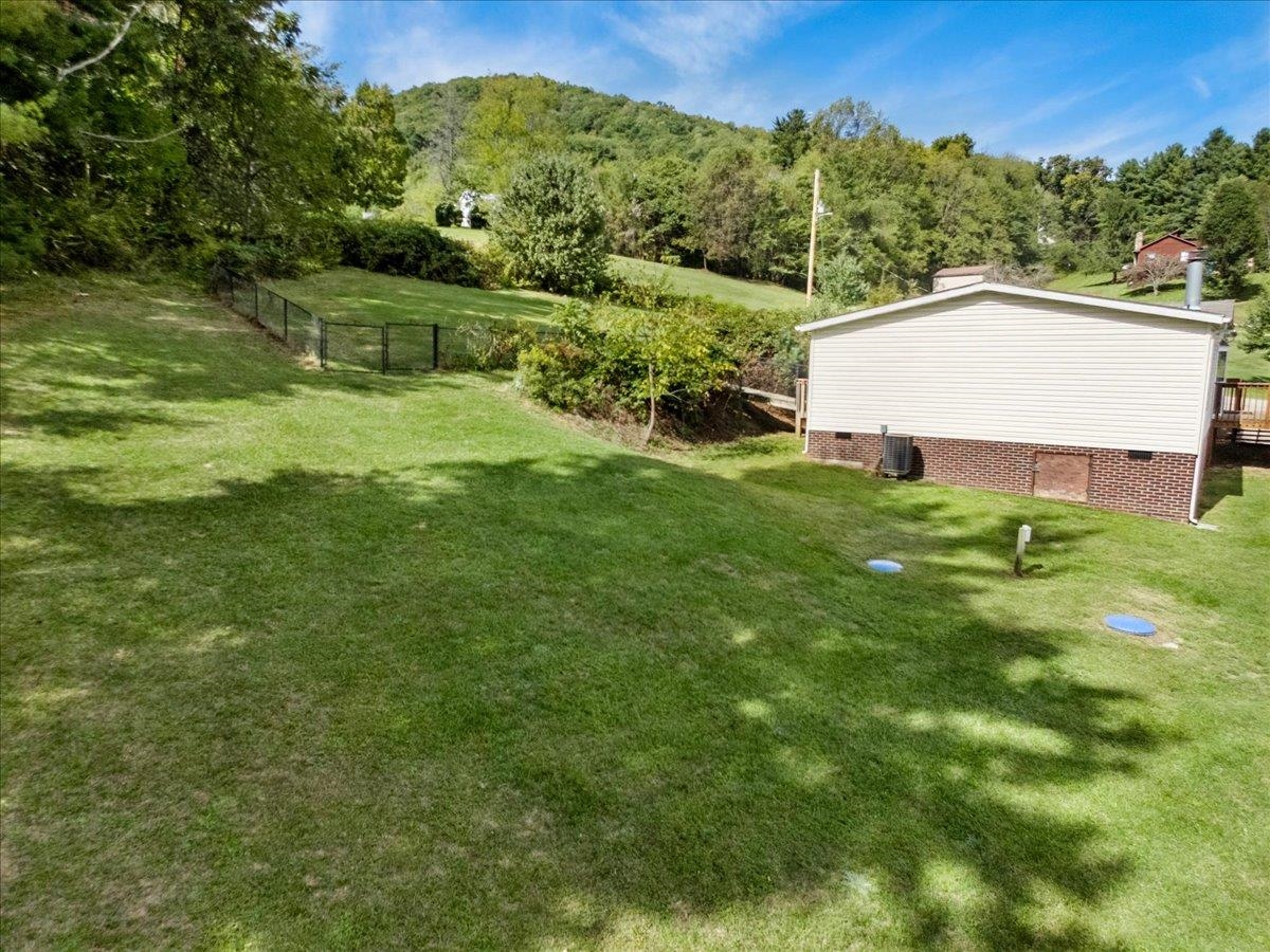 4245 Draper Valley Road Draper VA 24324
