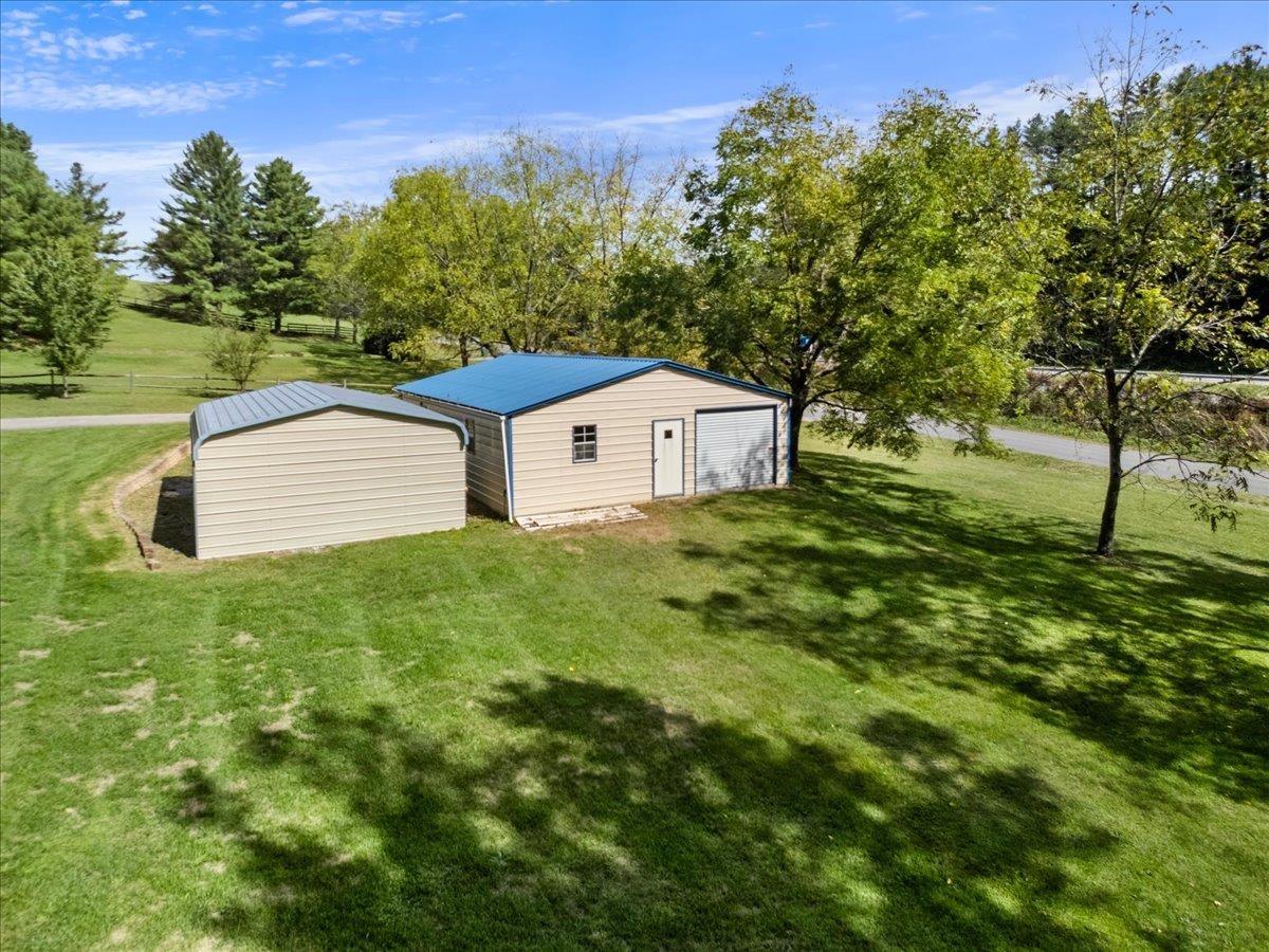 4245 Draper Valley Road Draper VA 24324