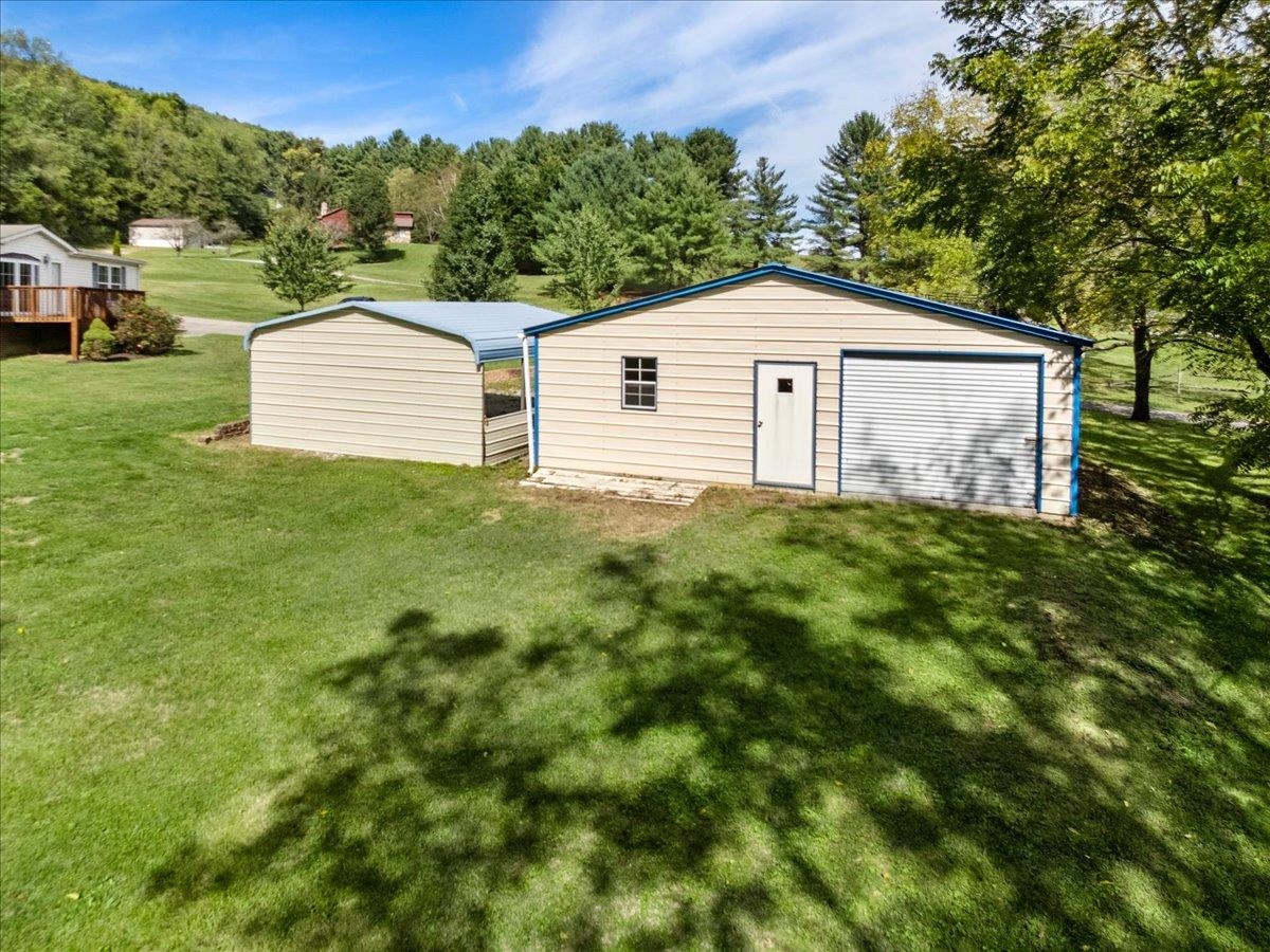 4245 Draper Valley Road Draper VA 24324