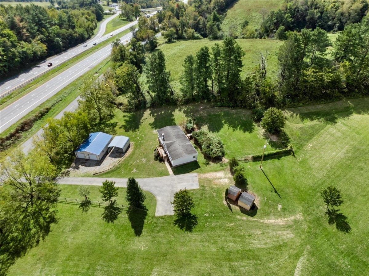 4245 Draper Valley Road Draper VA 24324