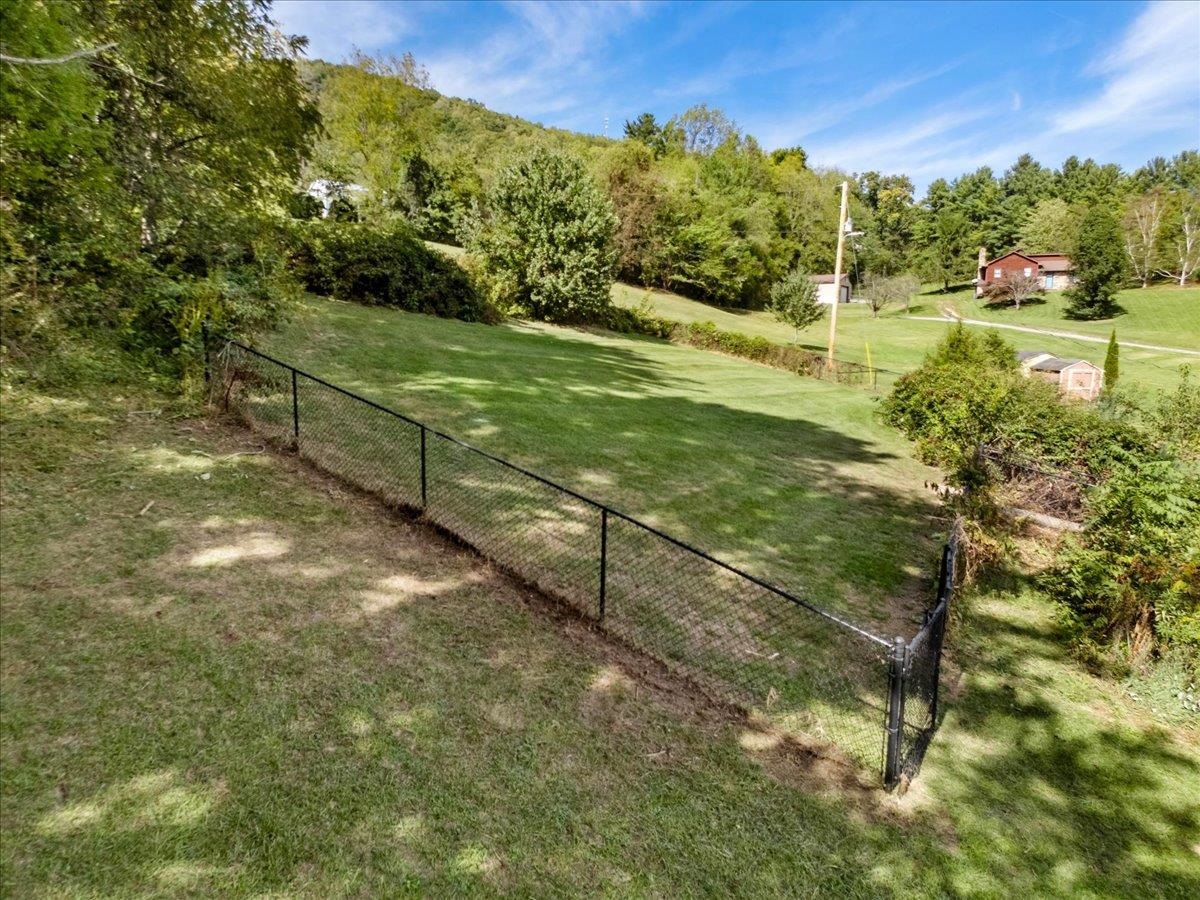 4245 Draper Valley Road Draper VA 24324