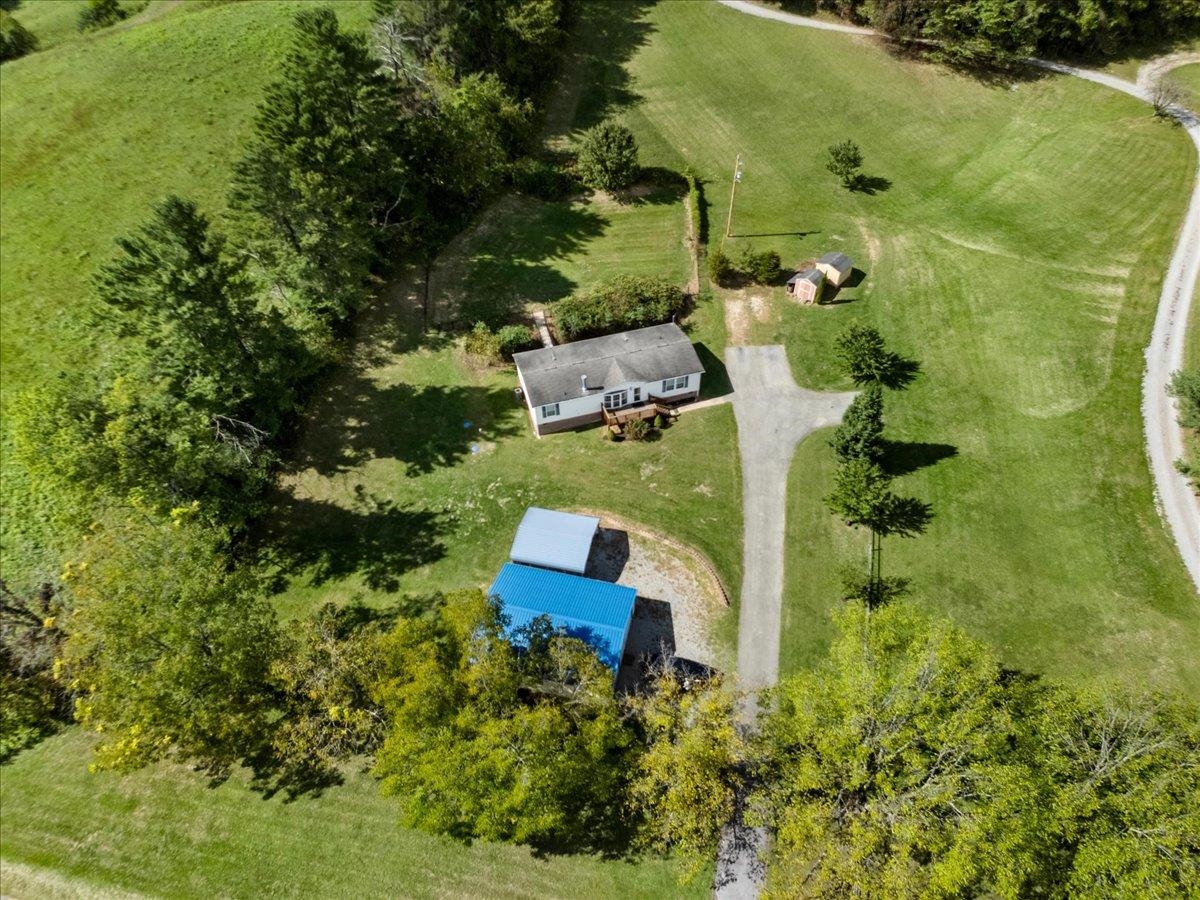 4245 Draper Valley Road Draper VA 24324