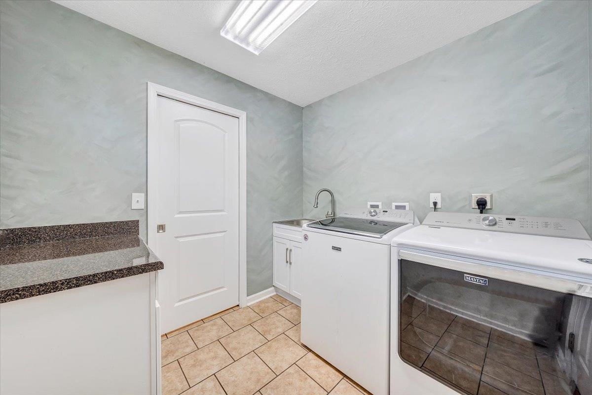 313 Jeffries Drive Radford VA 24141