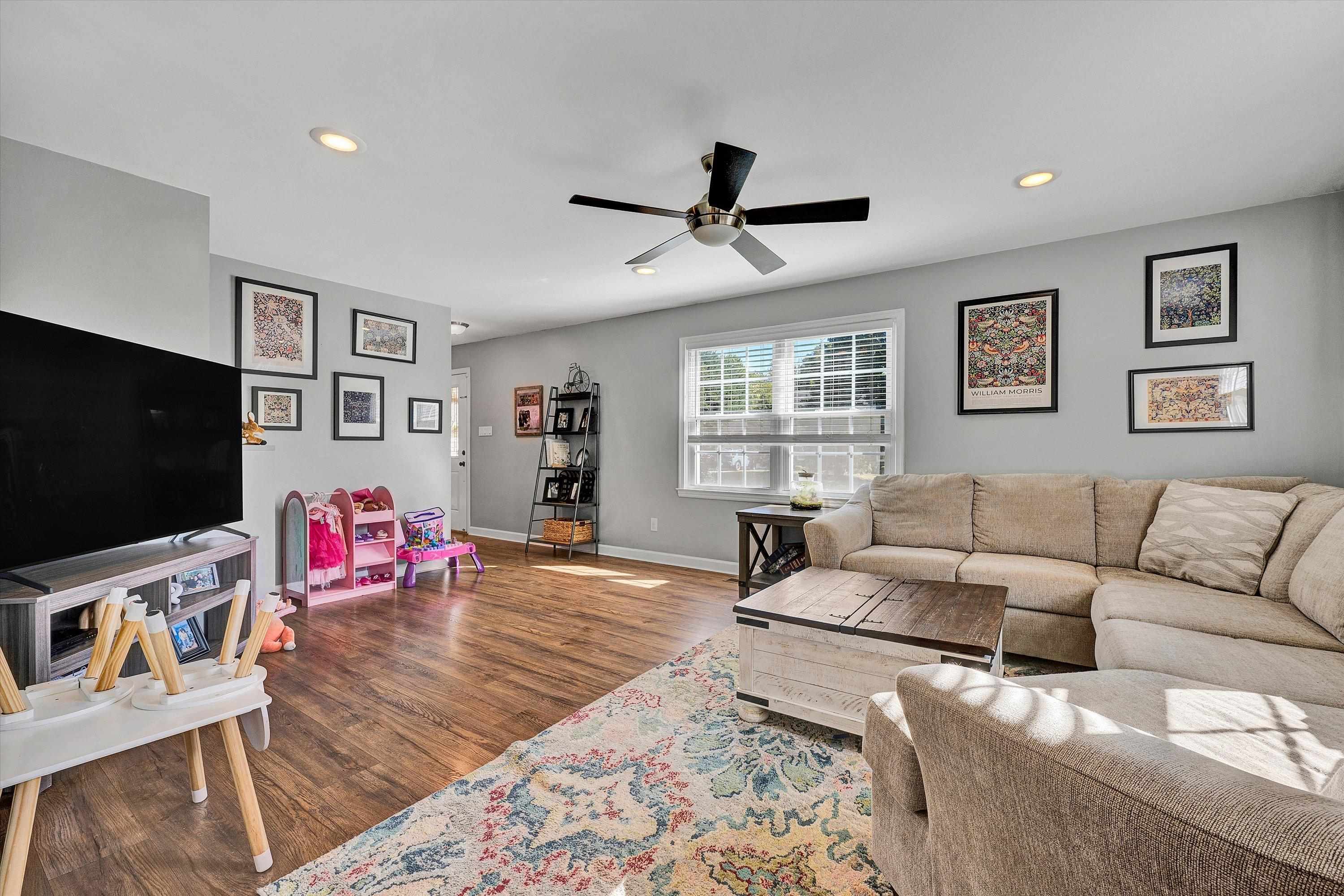 1307 Hopkins Drive Pulaski VA 24301