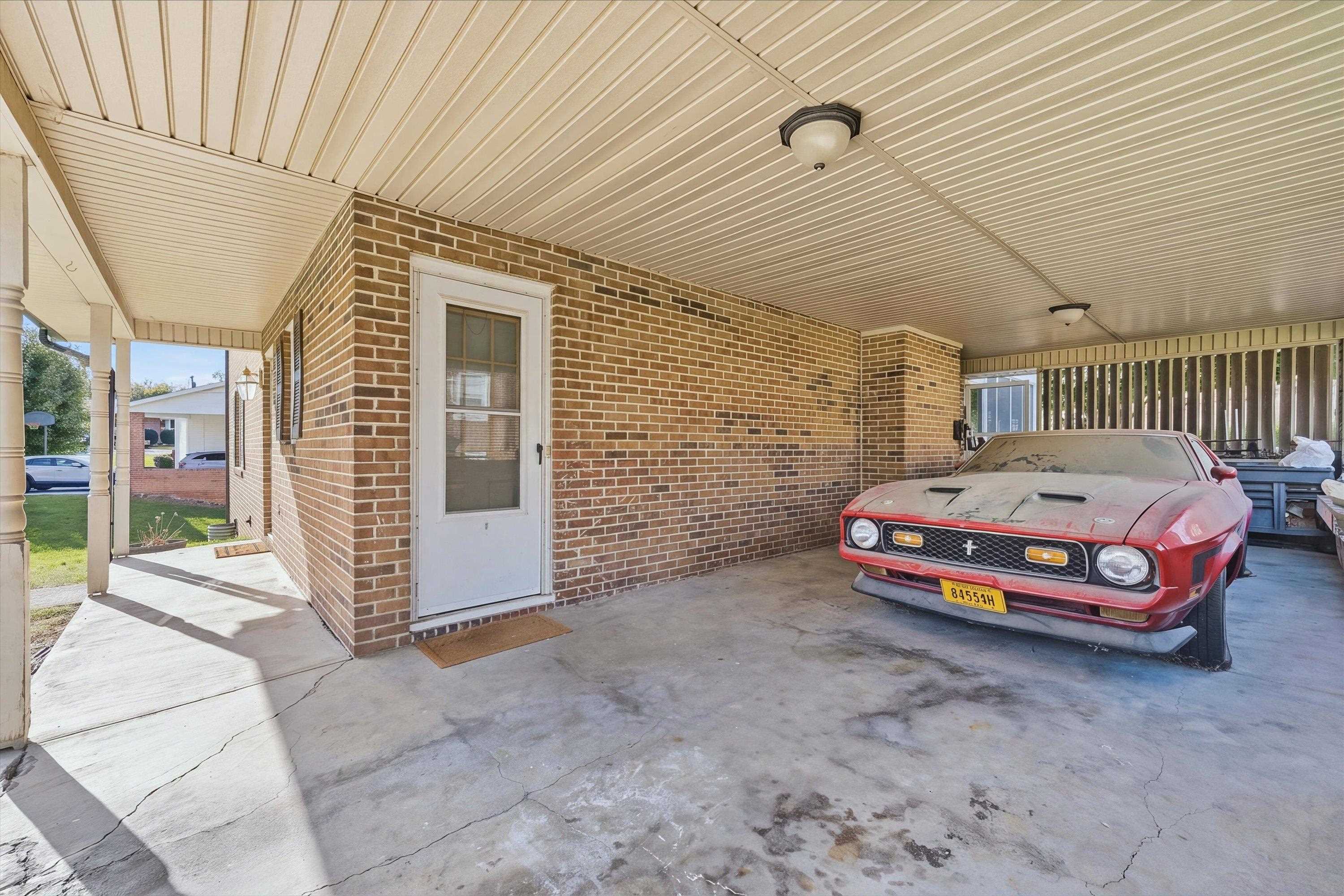 1307 Hopkins Drive Pulaski VA 24301