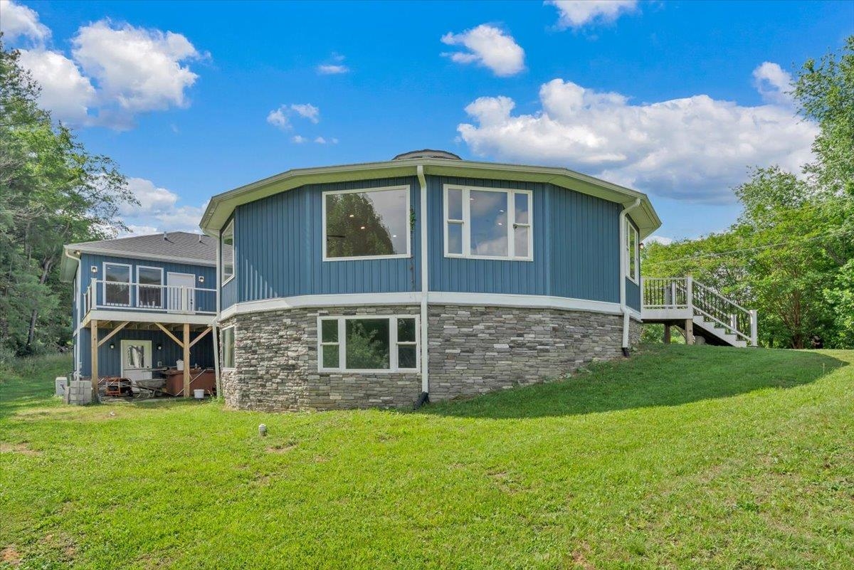 3202-3204 Mathews Lane Blacksburg VA 24060