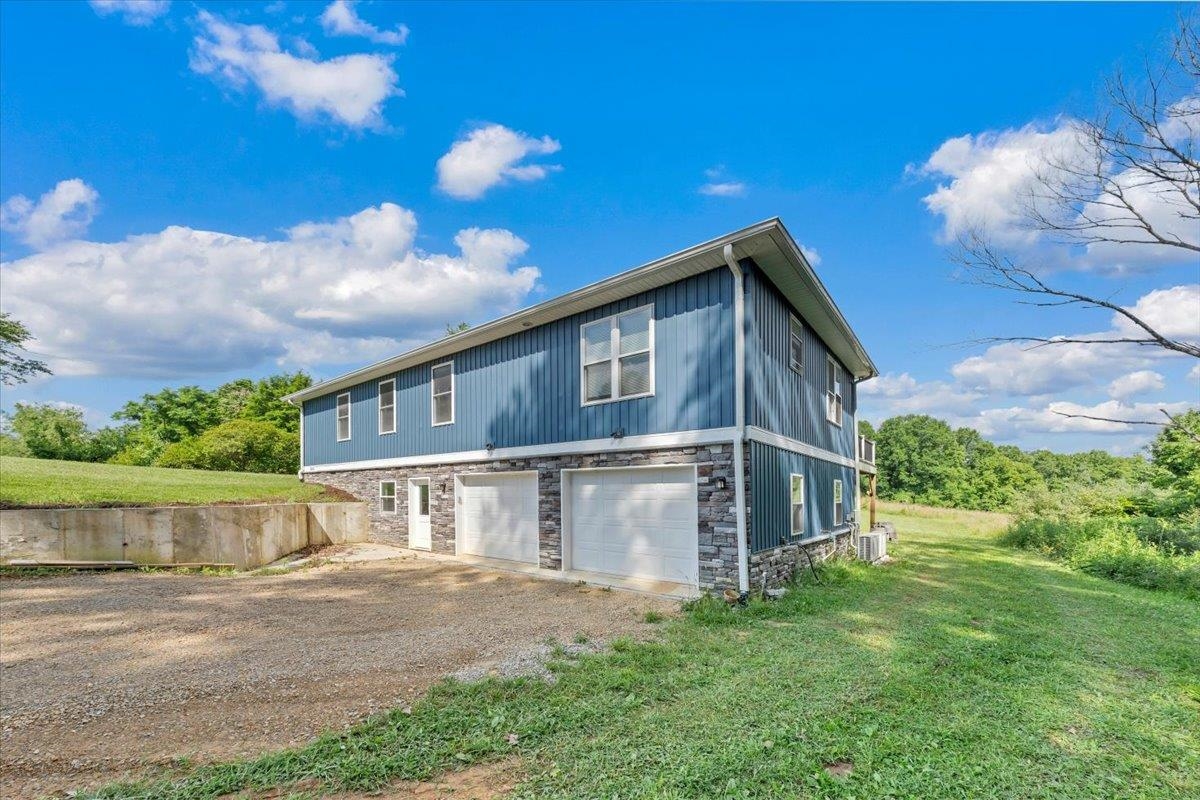 3202-3204 Mathews Lane Blacksburg VA 24060