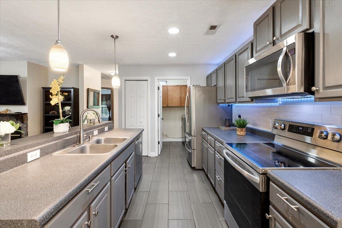 2271 Ridgeview Road NW Floyd VA 24091