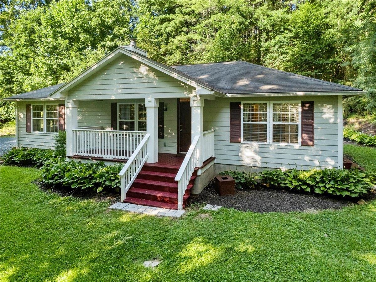 2271 Ridgeview Road NW Floyd VA 24091