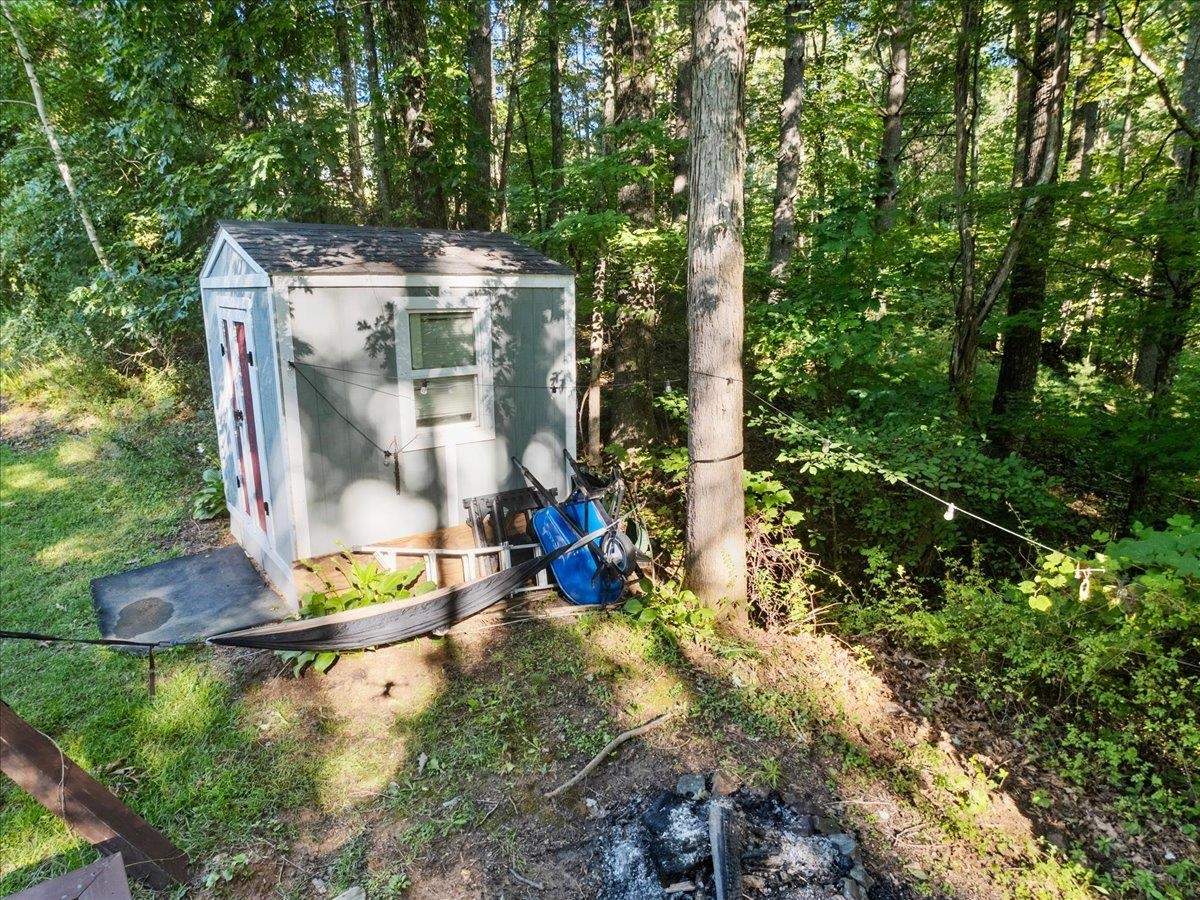 2271 Ridgeview Road NW Floyd VA 24091