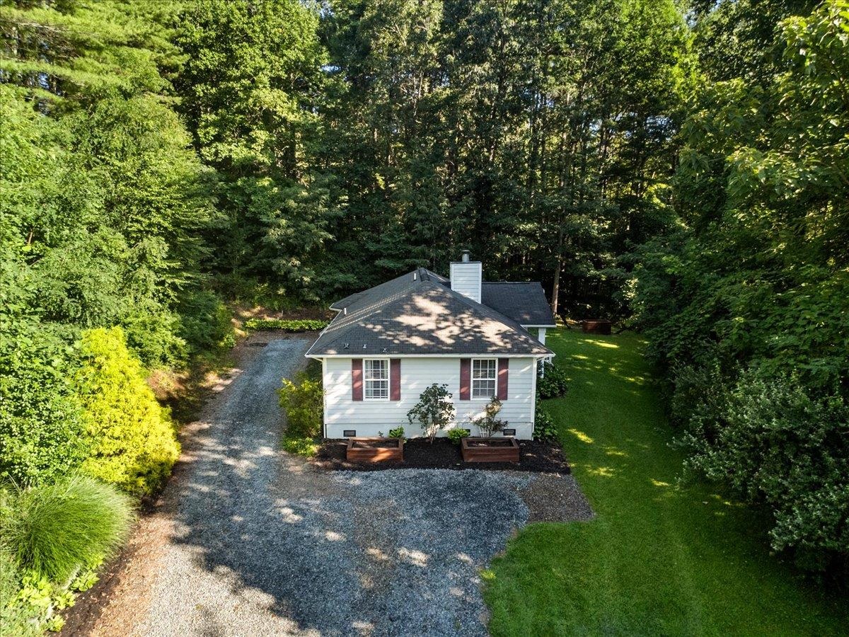 2271 Ridgeview Road NW Floyd VA 24091