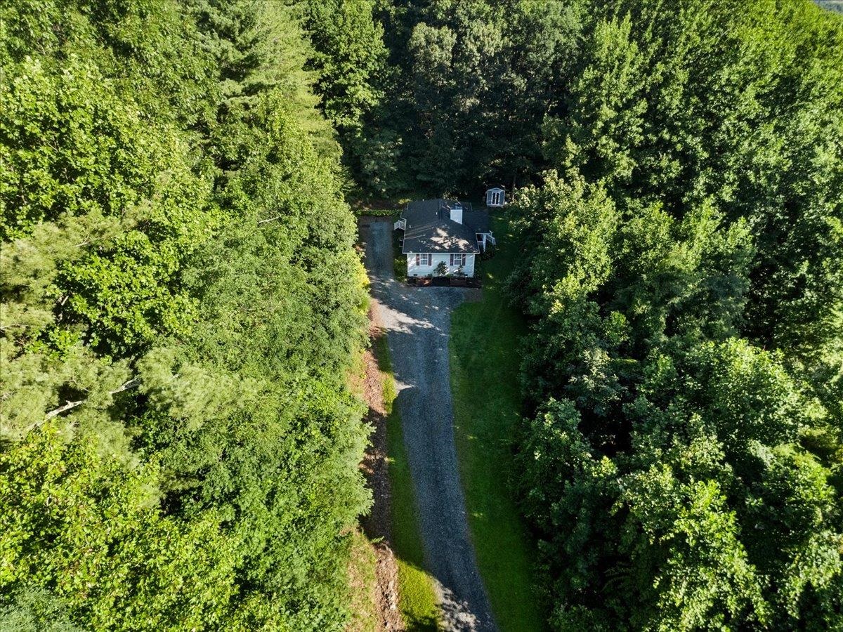 2271 Ridgeview Road NW Floyd VA 24091