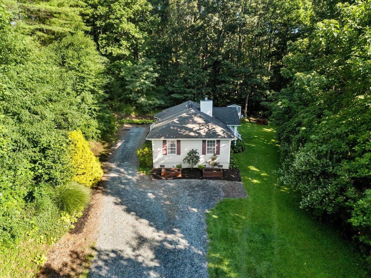 2271 Ridgeview Road NW Floyd VA 24091