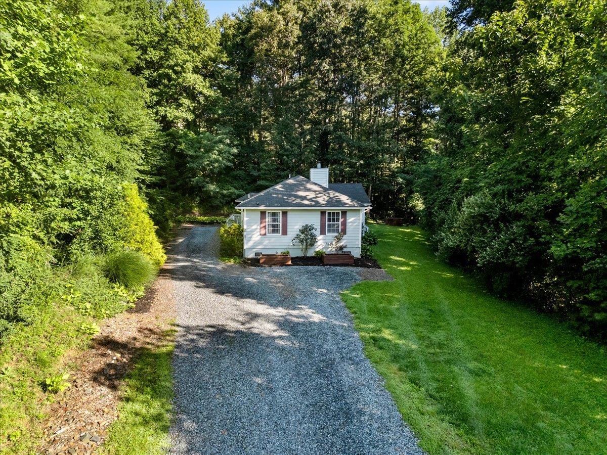 2271 Ridgeview Road NW Floyd VA 24091