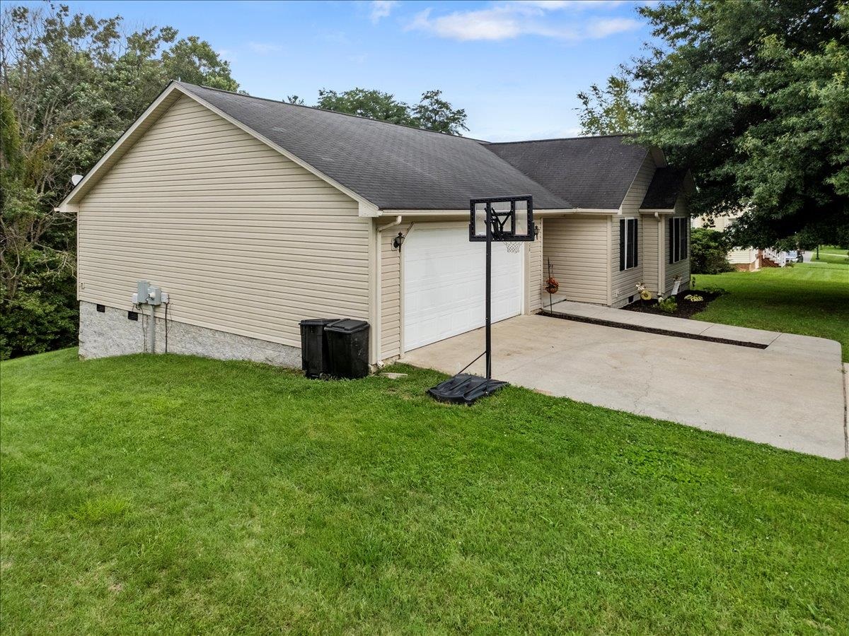 408 Giles Avenue Dublin VA 24084