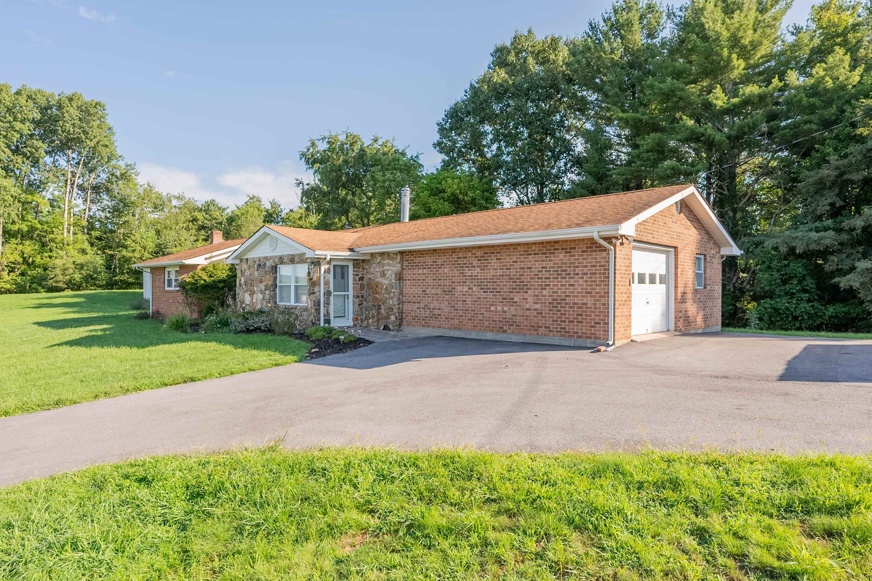 2047 White Rock Road NW Floyd VA 24091