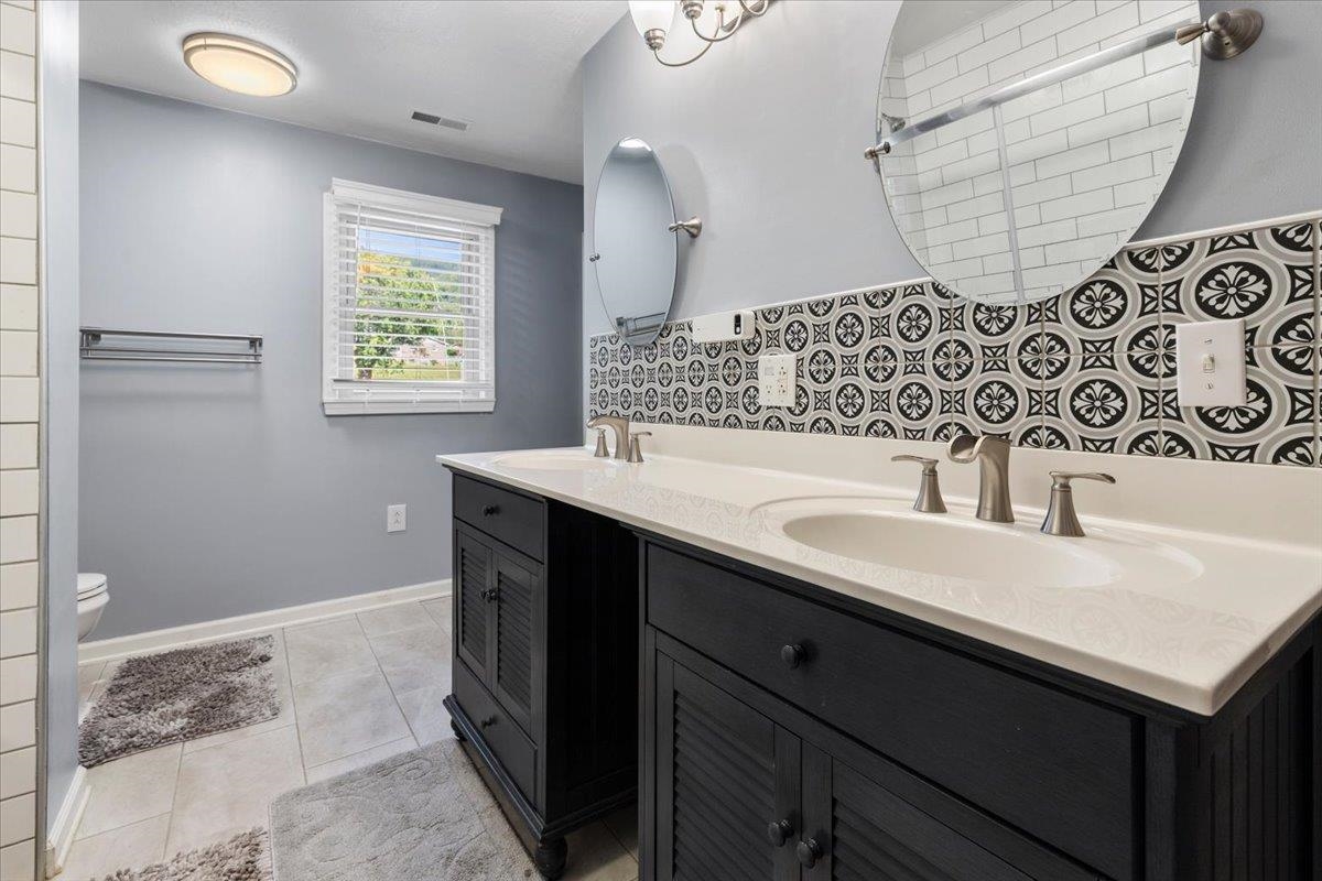 103 Sunset Street Narrows VA 24124