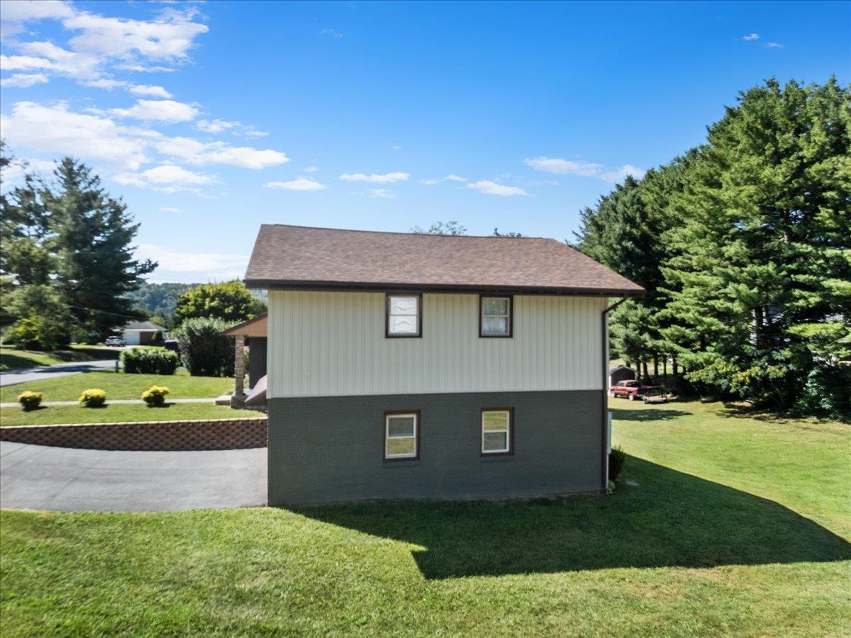 103 Sunset Street Narrows VA 24124