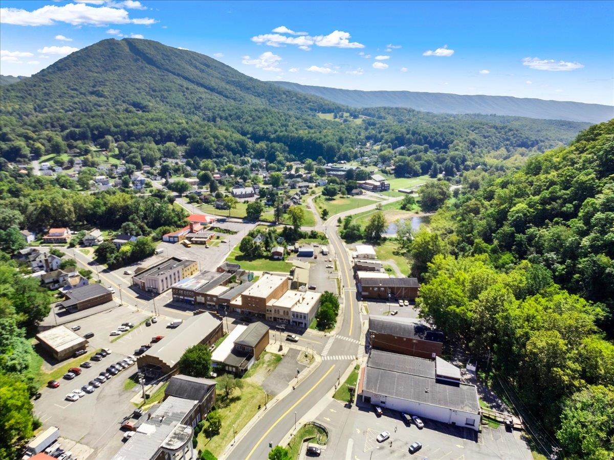 103 Sunset Street Narrows VA 24124