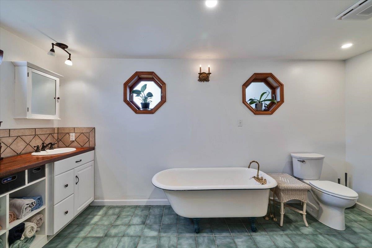 350 Riverside Avenue Narrows VA 24124