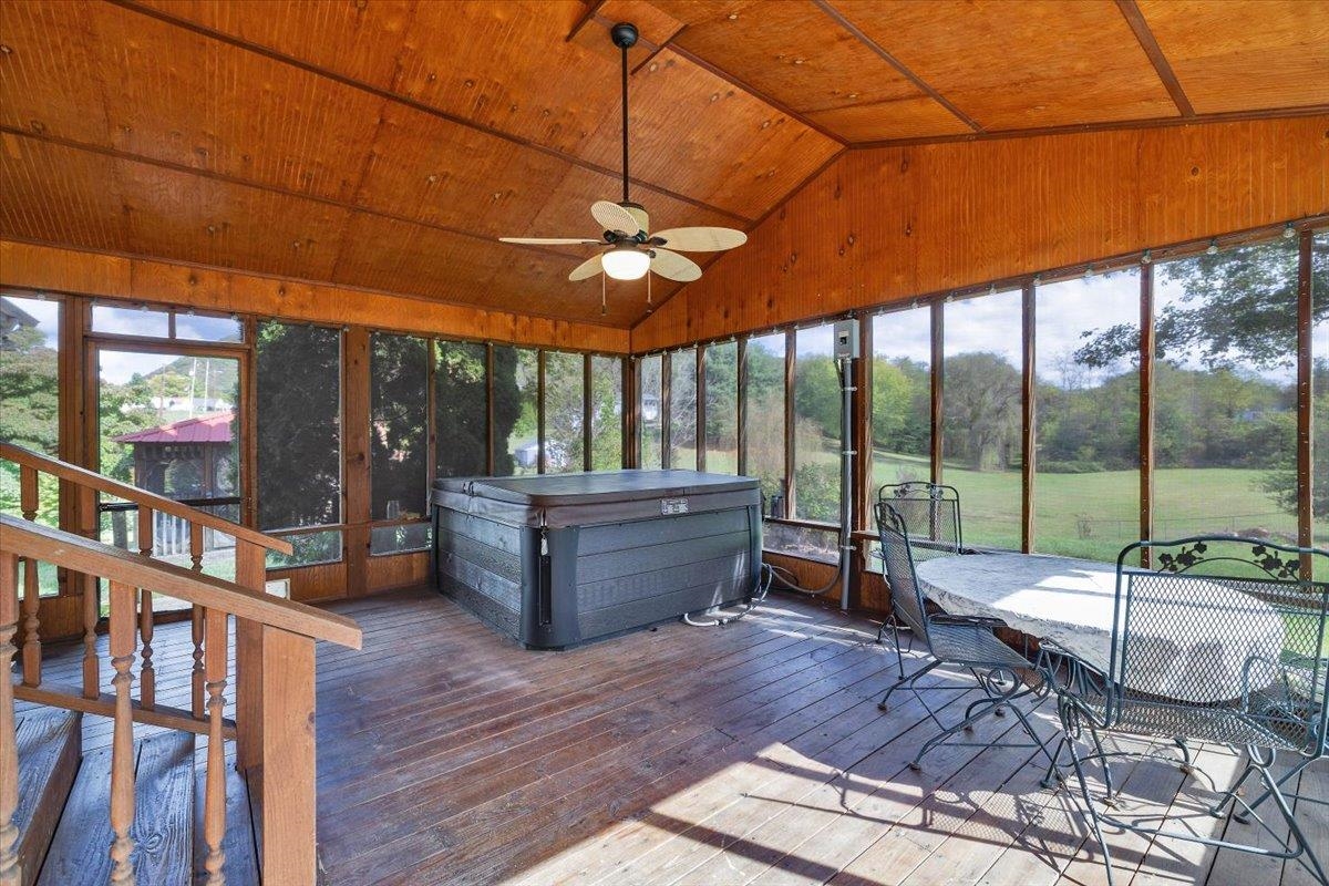 350 Riverside Avenue Narrows VA 24124