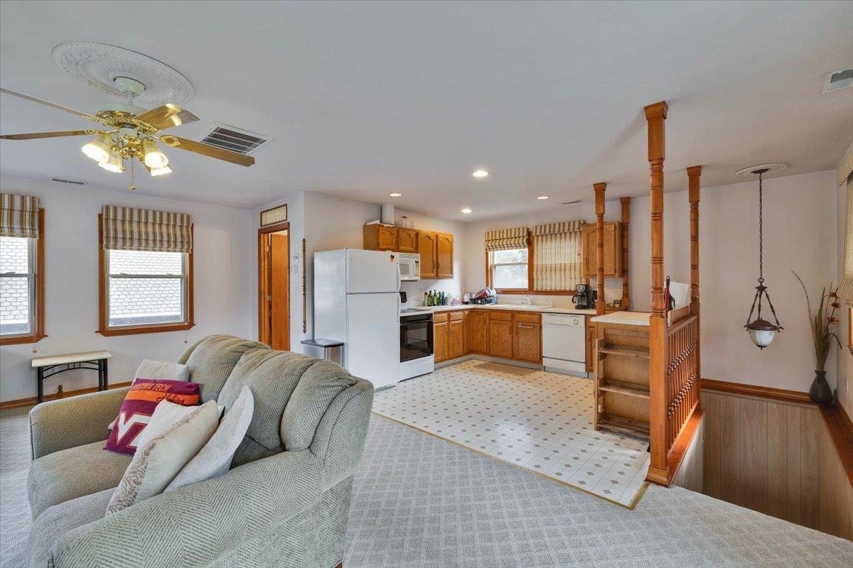 350 Riverside Avenue Narrows VA 24124