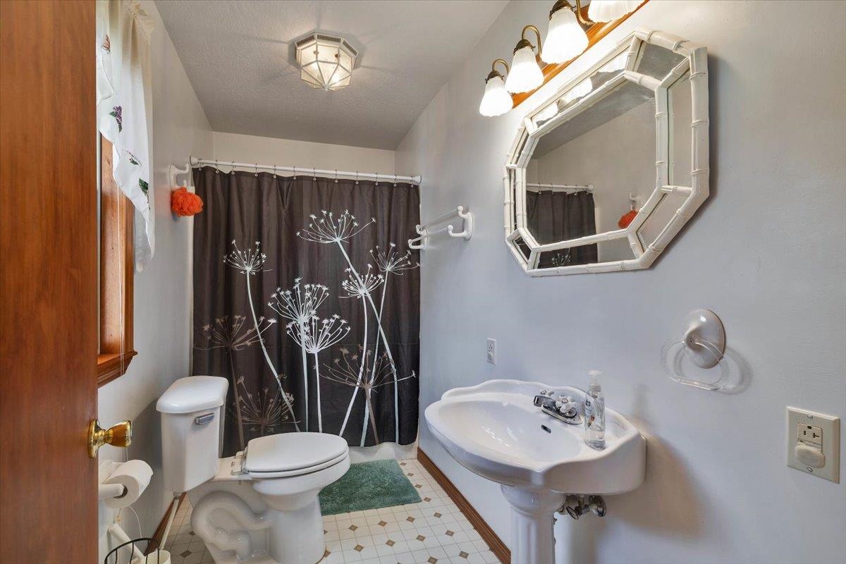 350 Riverside Avenue Narrows VA 24124