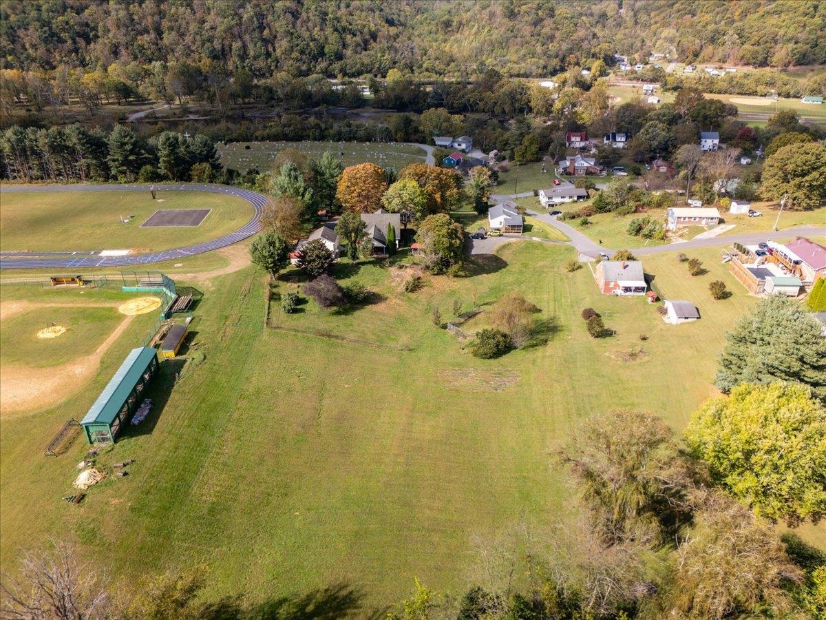 350 Riverside Avenue Narrows VA 24124