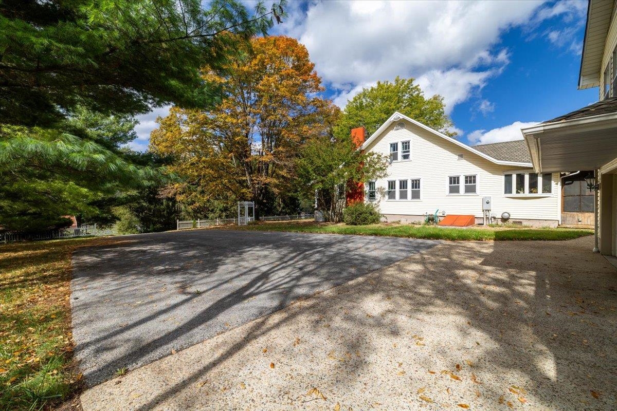 350 Riverside Avenue Narrows VA 24124