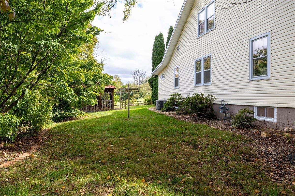 350 Riverside Avenue Narrows VA 24124