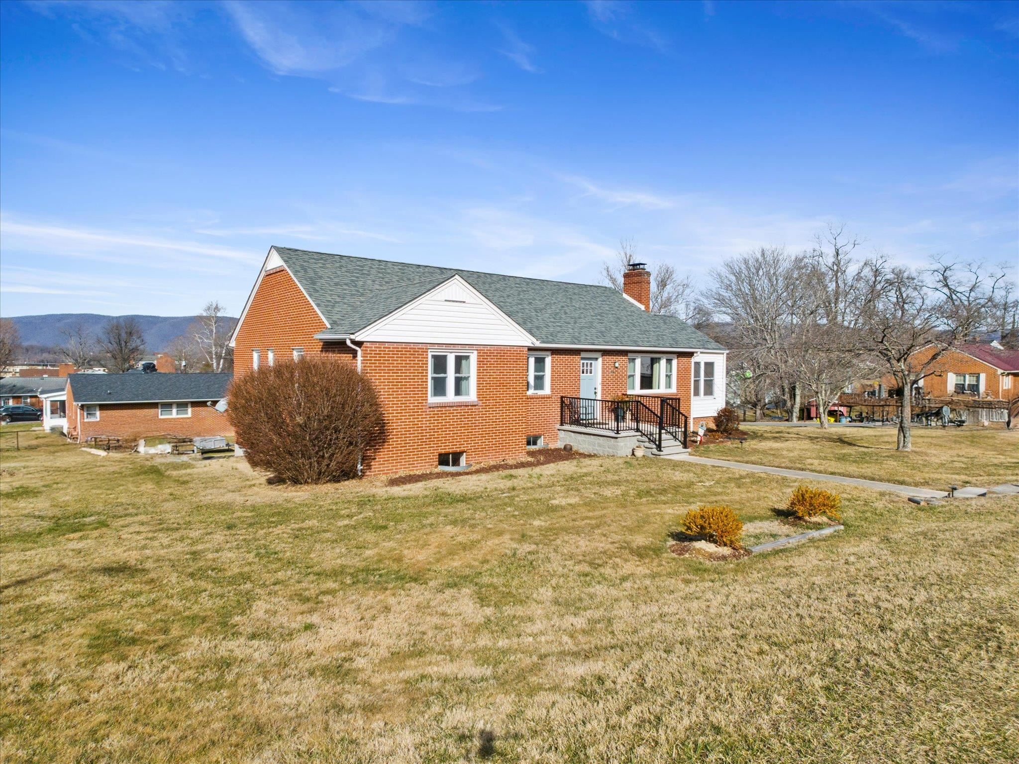 708 Clifford Street Pearisburg VA 24134