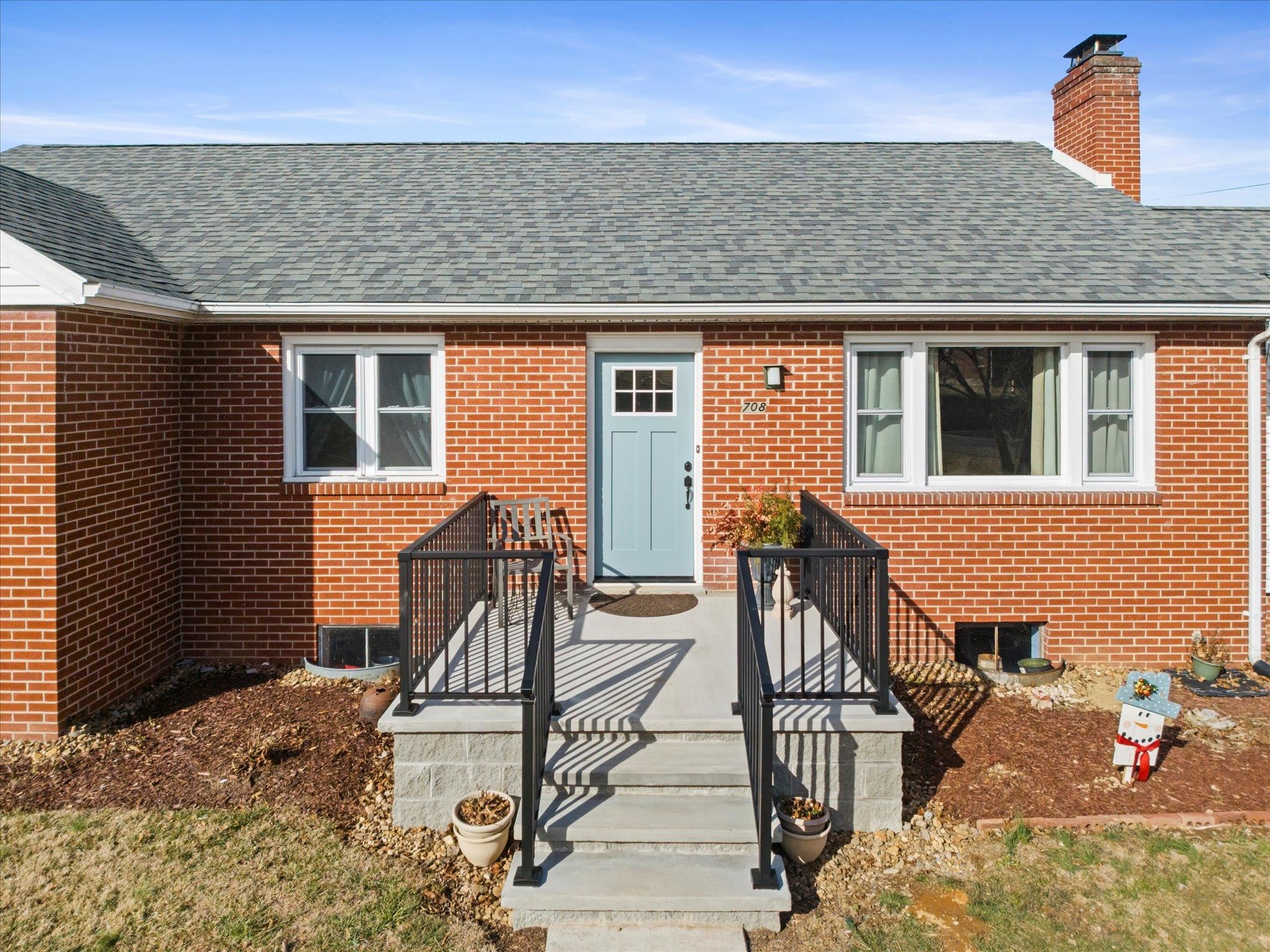708 Clifford Street Pearisburg VA 24134