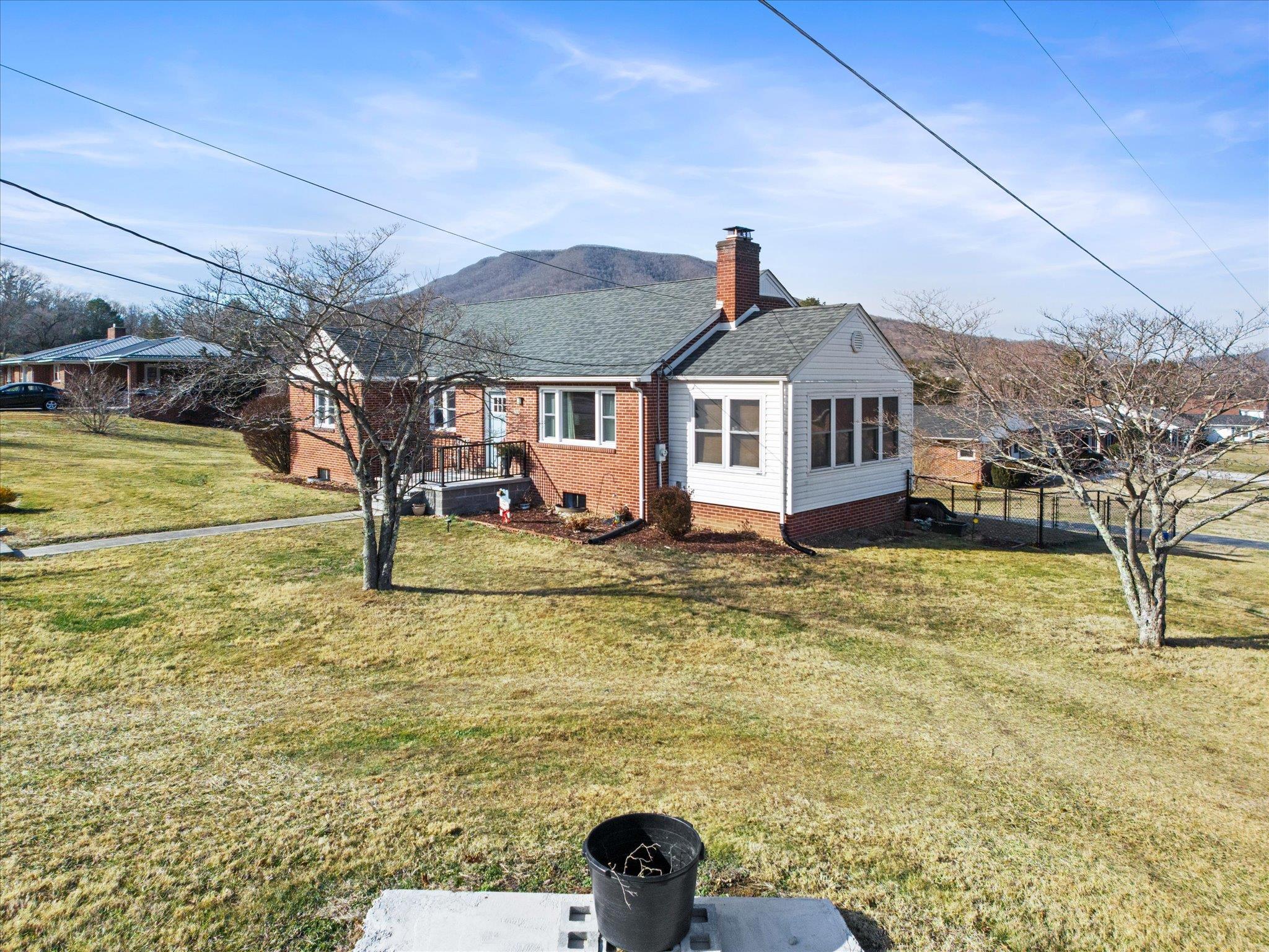 708 Clifford Street Pearisburg VA 24134