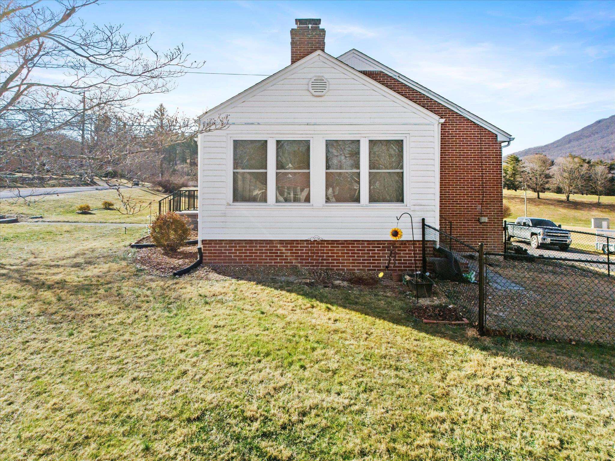 708 Clifford Street Pearisburg VA 24134